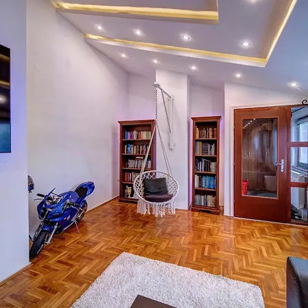 Rose Apartment